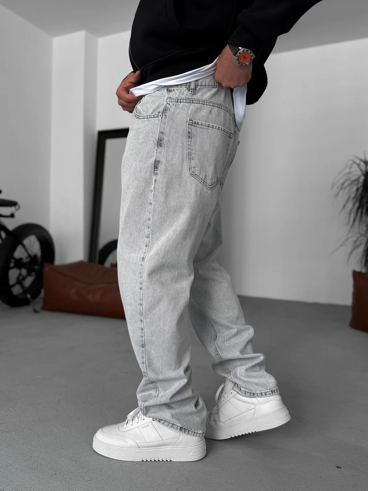 Gray Relaxed Fit Denim Jeans - Image 4
