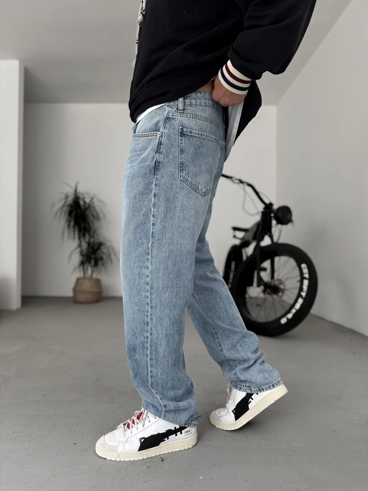 Light Blue Relaxed Fit Denim Jeans - Premium Comfort - Image 4