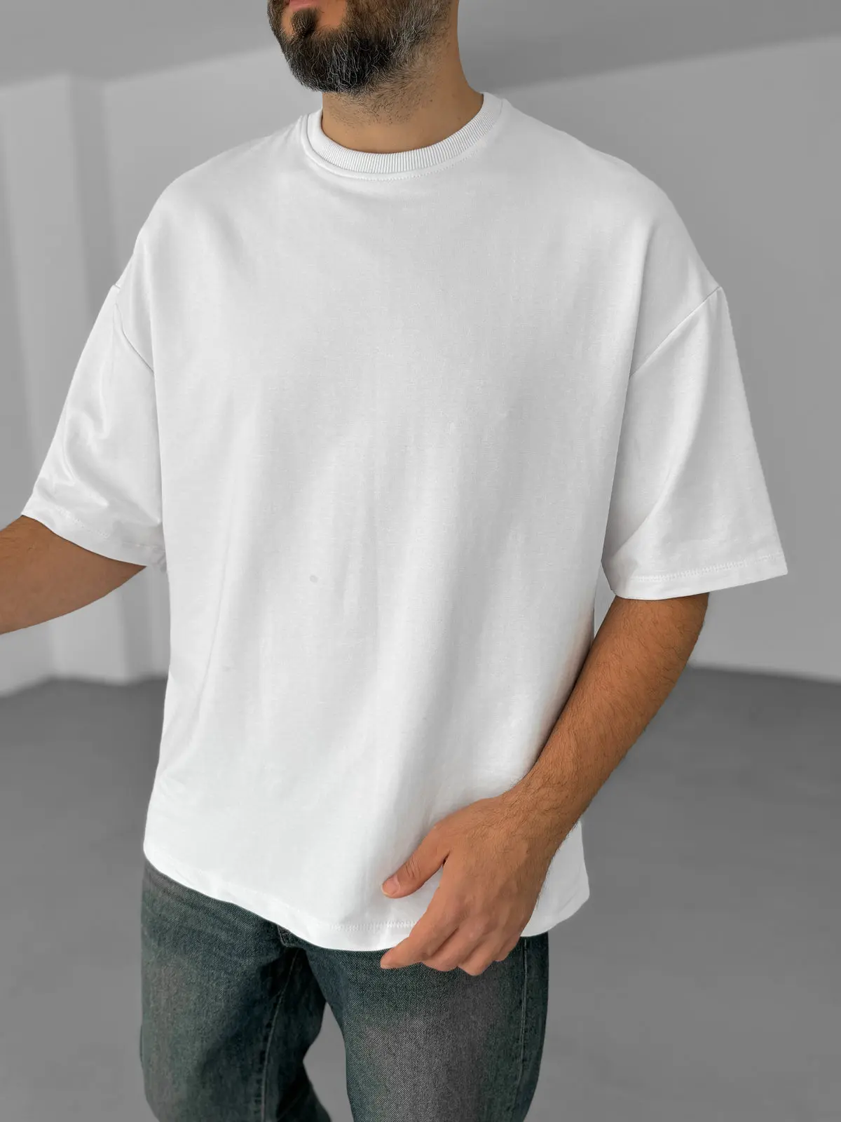 Premium White Basic Oversize T-Shirt - Image 3