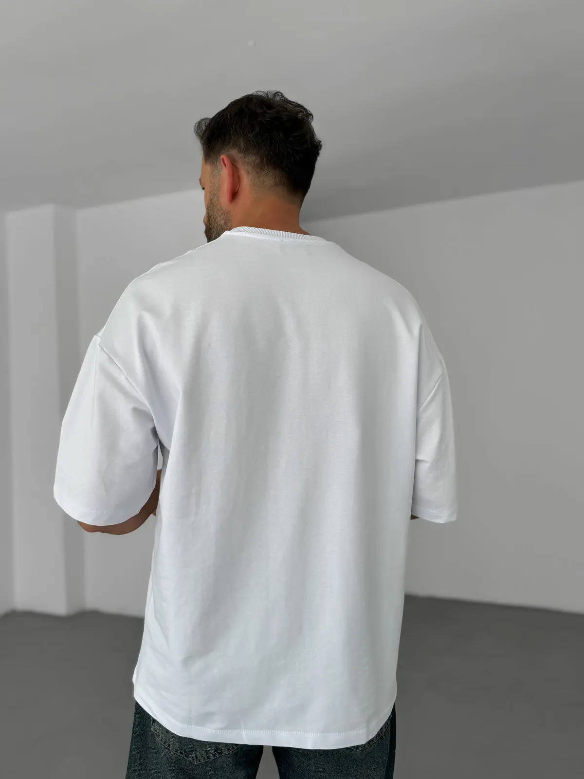 Premium White Basic Oversize T-Shirt - Image 4